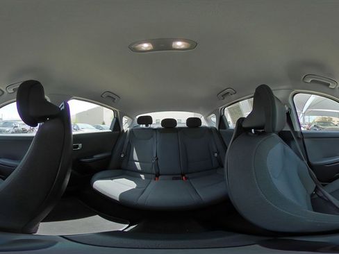 Used 2025 Kia K4 LXS image 45