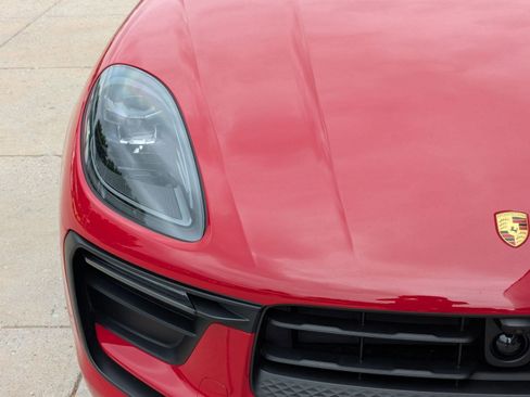 Certified 2026 Porsche Macan AWD/4WD image 12