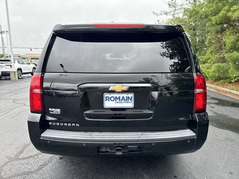 Used 2019 Chevrolet Suburban LT RWD image 4