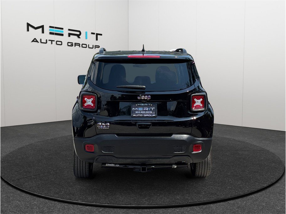 Used 2023 Jeep Renegade Latitude AWD/4WD image 8