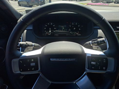 Used 2024 Land Rover Discovery Dynamic SE AWD/4WD image 21