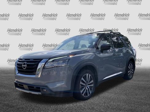 Used 2022 Nissan Pathfinder Platinum w/ Cargo Package FWD image 5