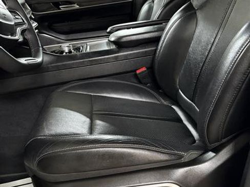 Used 2024 Jeep Wagoneer Series II w/ Flexible Seating Group image 15