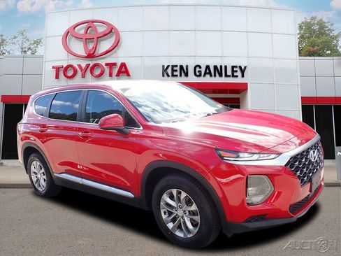 Used 2020 Hyundai Santa Fe SE image 1