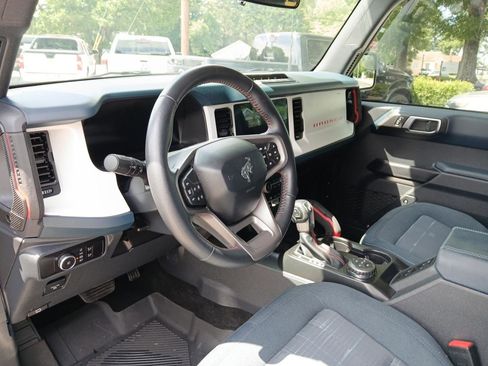 Used 2025 Ford Bronco Heritage Edition AWD/4WD image 17