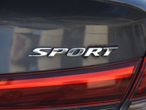 Used 2022 Honda Civic Sport image 8