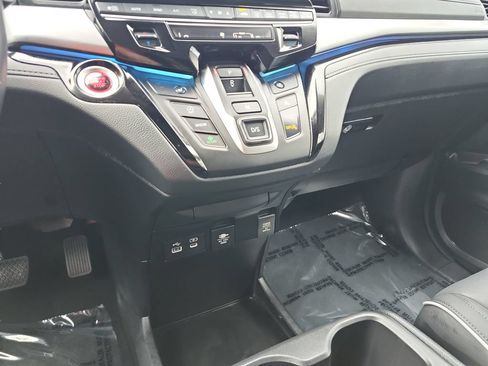 Certified 2025 Honda Odyssey Touring image 26