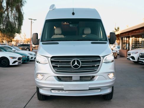 Used 2022 Mercedes-Benz Sprinter 3500 image 2