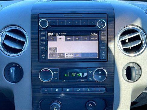 Used 2008 Lincoln Mark LT 4x4 image 16