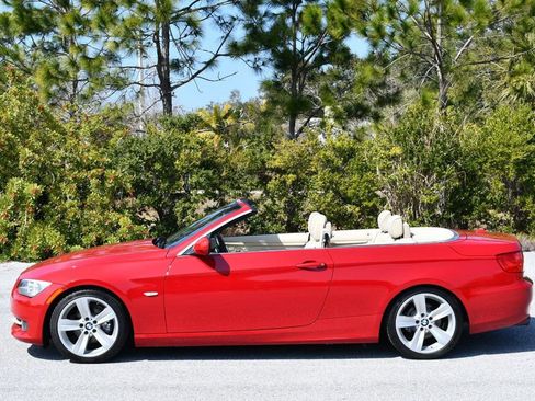 Used 2011 BMW 328i Convertible image 31