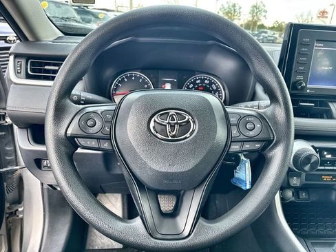Used 2021 Toyota RAV4 LE image 22