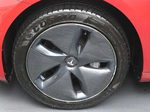 Used 2018 Tesla Model 3 Long Range RWD image 39