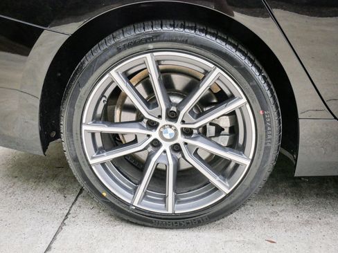 Used 2021 BMW 330i Sedan w/ Convenience Package RWD image 13