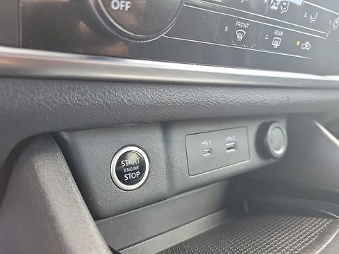 Used 2023 Nissan Rogue S AWD/4WD image 26