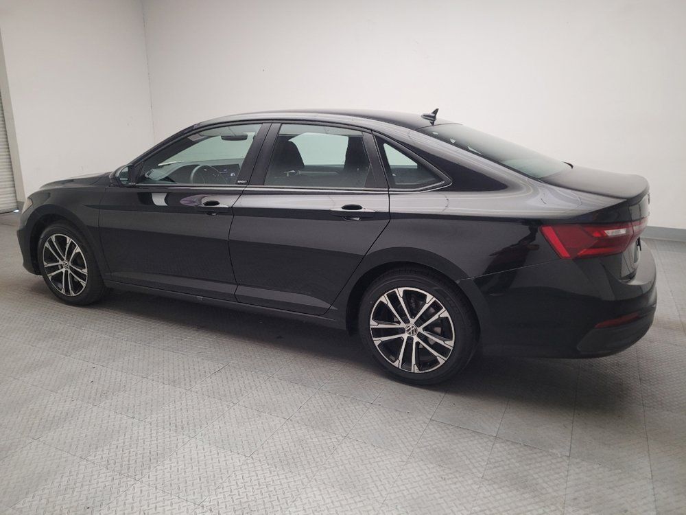 Used 2025 Volkswagen Jetta Sport FWD image 3