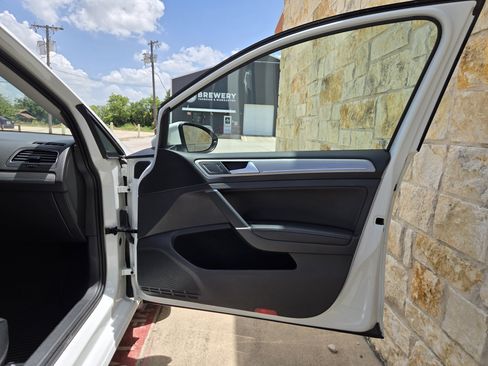 Used 2015 Volkswagen Golf SE w/ Lighting Package FWD image 8