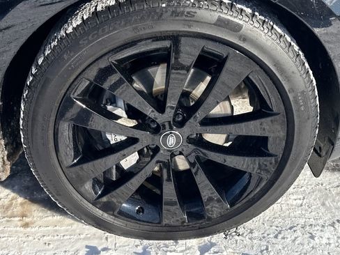 Used 2025 Land Rover Range Rover Sport SE image 9