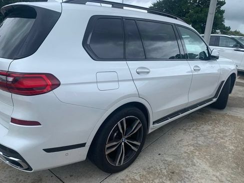 Used 2022 BMW X7 xDrive40i w/ M Sport Package AWD/4WD image 5
