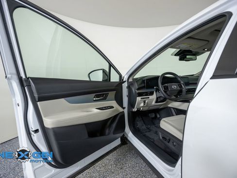 Used 2025 Nissan Murano SL AWD/4WD image 9