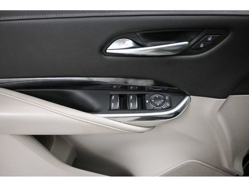 Used 2020 Cadillac XT4 Luxury w/ Cold Weather Package AWD/4WD image 10