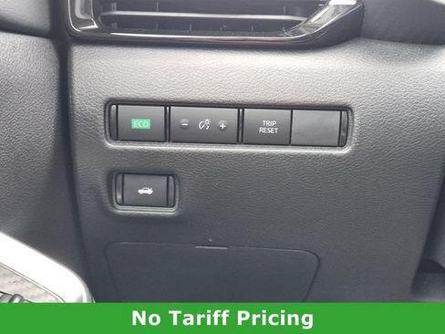 Certified 2025 Nissan Sentra SR w/ SR Premium Package FWD image 21