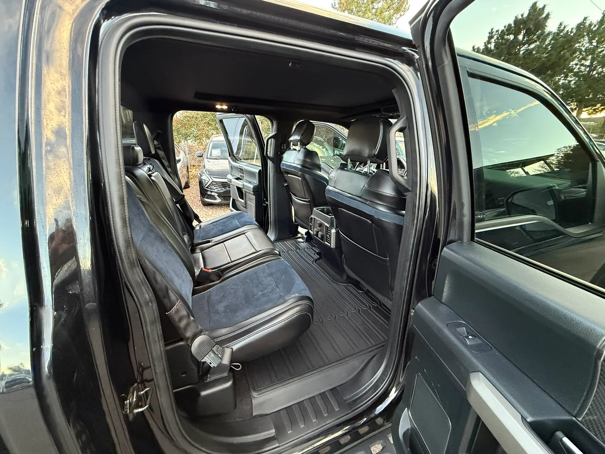 Used 2019 Ford F150 Raptor w/ Equipment Group 802A Luxury AWD/4WD image 17