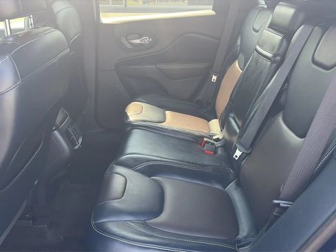 Used 2016 Jeep Cherokee Limited FWD image 14