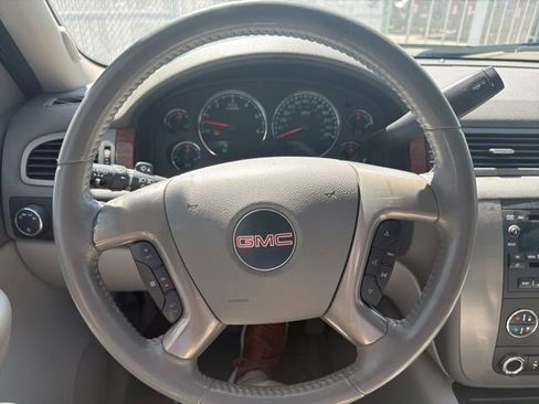Used 2008 GMC Yukon XL SLT w/ SLT Preferred Equipment Group AWD/4WD image 9