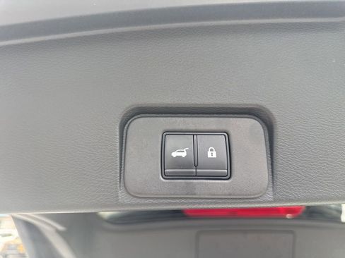 Used 2025 Nissan Rogue SL w/ Tech Package AWD/4WD image 31