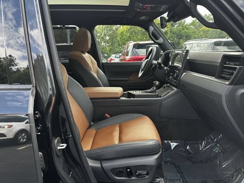 Used 2024 Lexus GX 550 w/ Accessory Package (Z1) AWD/4WD image 33