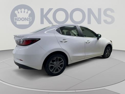 Used 2019 Toyota Yaris LE FWD image 11