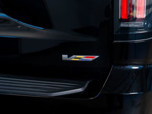 Used 2025 Cadillac Escalade V image 10