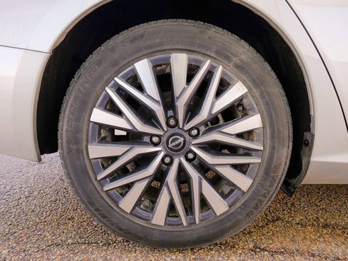 Used 2024 Nissan Altima 2.5 SV image 43