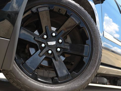 Used 2017 Cadillac Escalade ESV Platinum RWD image 35