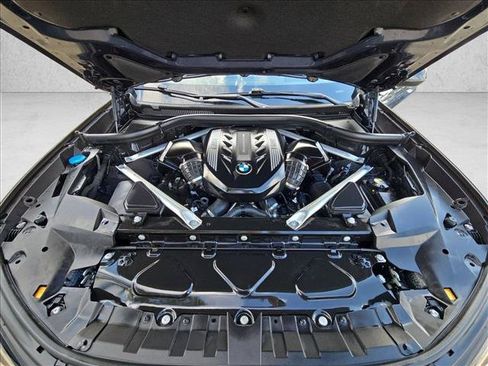 Used 2022 BMW X7 M50i AWD/4WD image 21