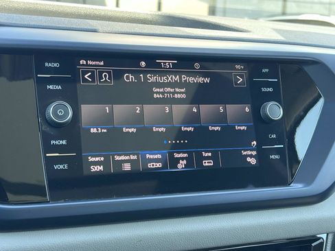 Certified 2023 Volkswagen Taos SE w/ Panoramic Sunroof Package image 12