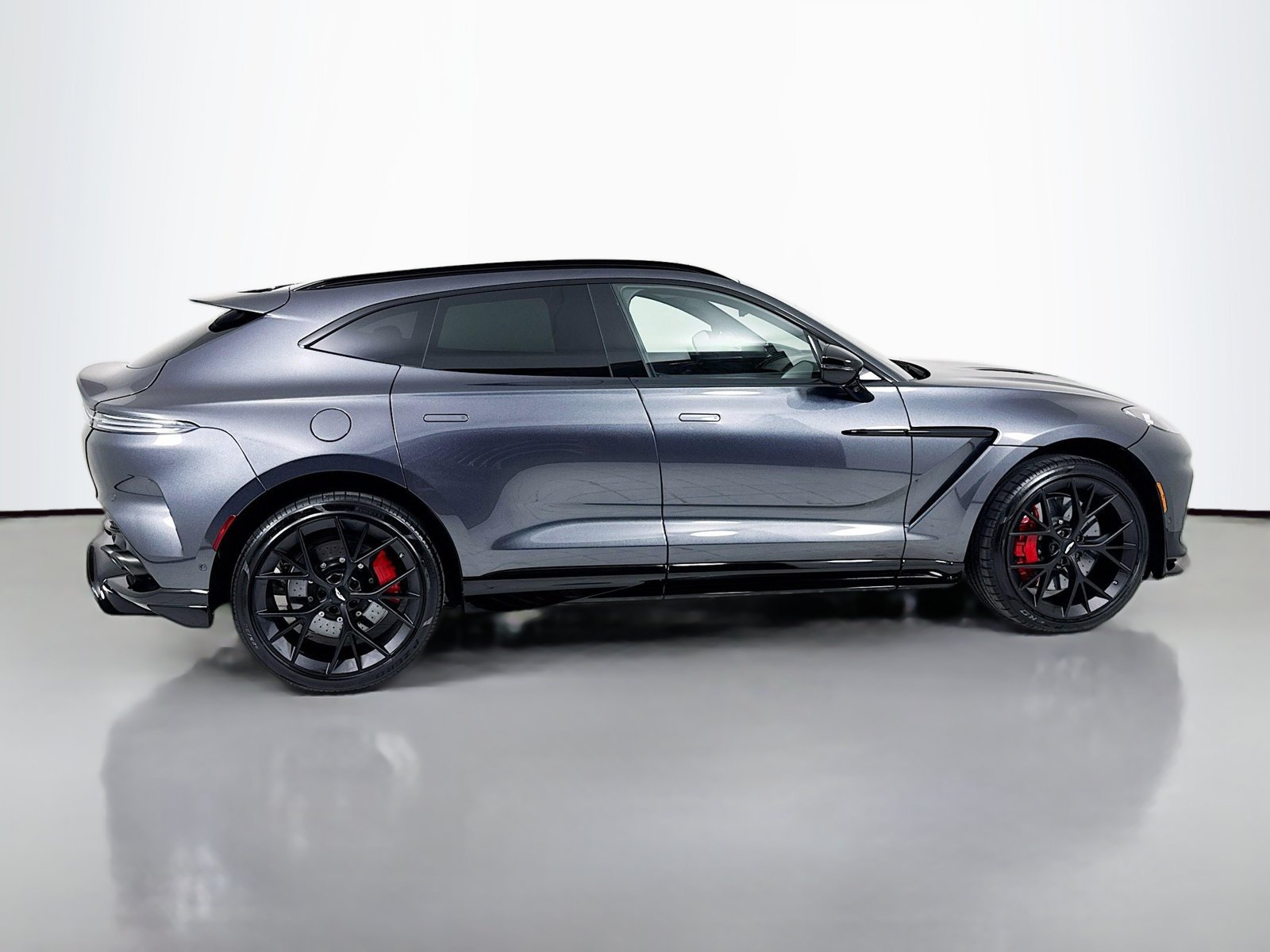 Used 2026 Aston Martin DBX 707 AWD/4WD image 9