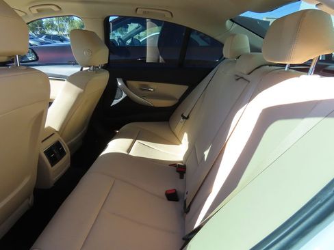 Used 2018 BMW 320i Sedan image 11