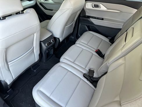 Used 2026 Ford Explorer Active w/ Active Comfort Package RWD image 11