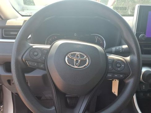 Used 2023 Toyota RAV4 LE AWD/4WD image 20