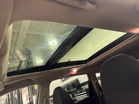 Used 2018 Nissan Rogue SV w/ Sun & Sound Touring Package image 22