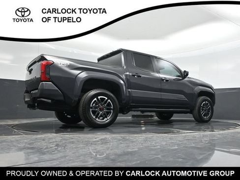 Used 2025 Toyota Tacoma TRD Sport AWD/4WD image 37