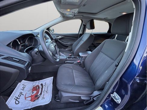 Used 2017 Ford Focus SEL image 2