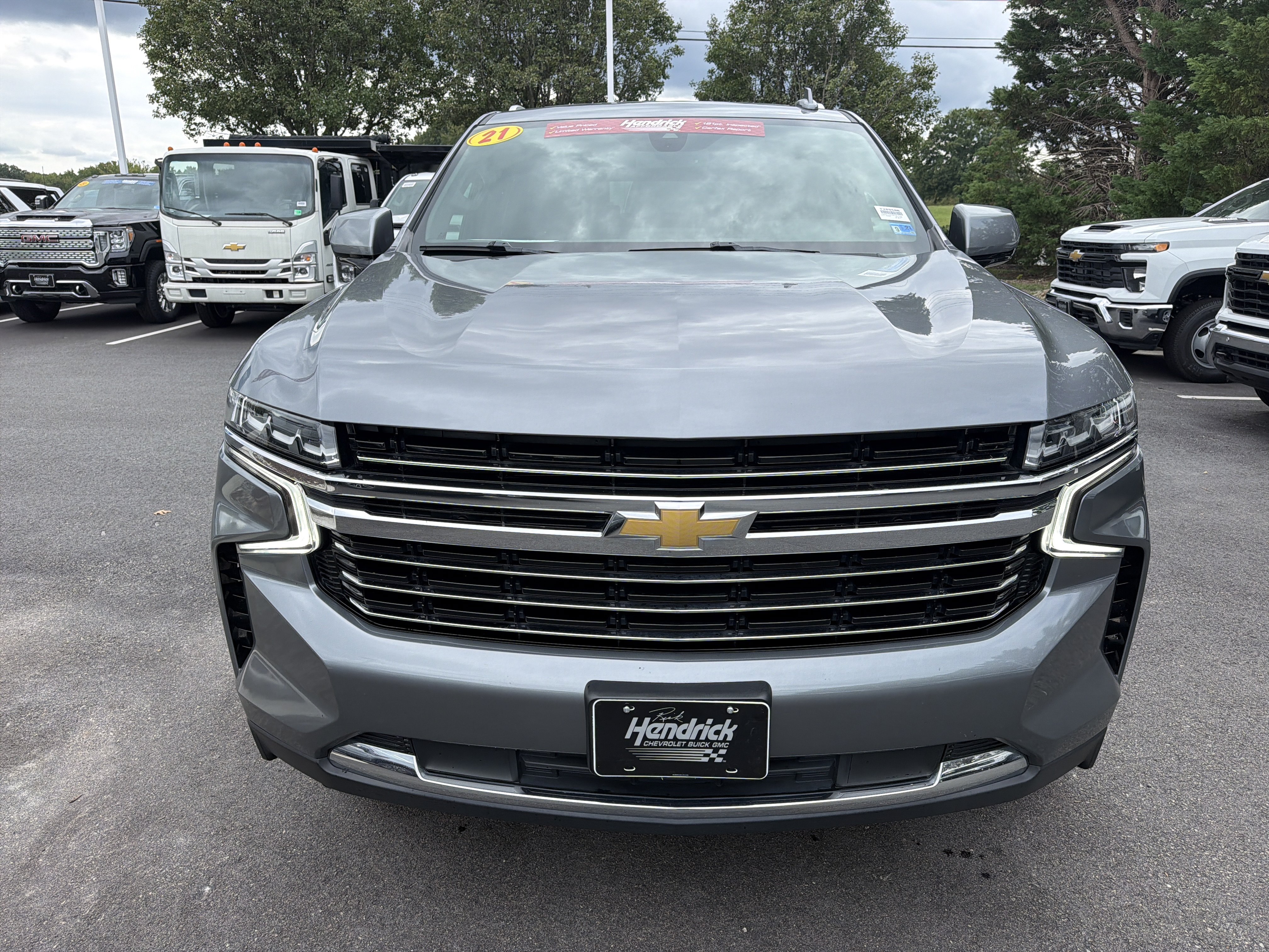 Used 2021 Chevrolet Suburban LT AWD/4WD image 3