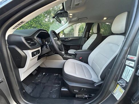 Used 2023 Ford Escape Active FWD image 11