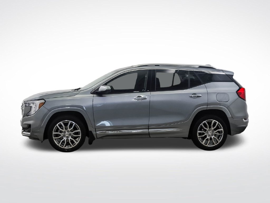 Used 2023 GMC Terrain Denali AWD/4WD image 2