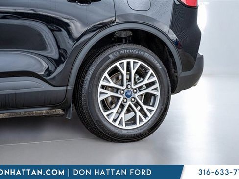 Used 2022 Ford Escape SEL image 40