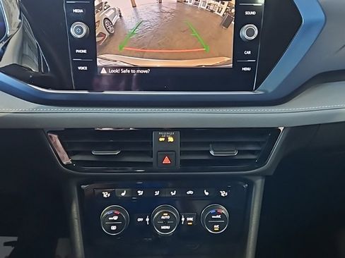 Used 2024 Volkswagen Taos SE image 30