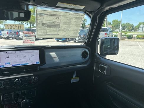 New 2025 Jeep Gladiator Willys image 51