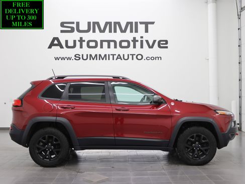 Used 2016 Jeep Cherokee Trailhawk w/ Comfort/Convenience Group image 1